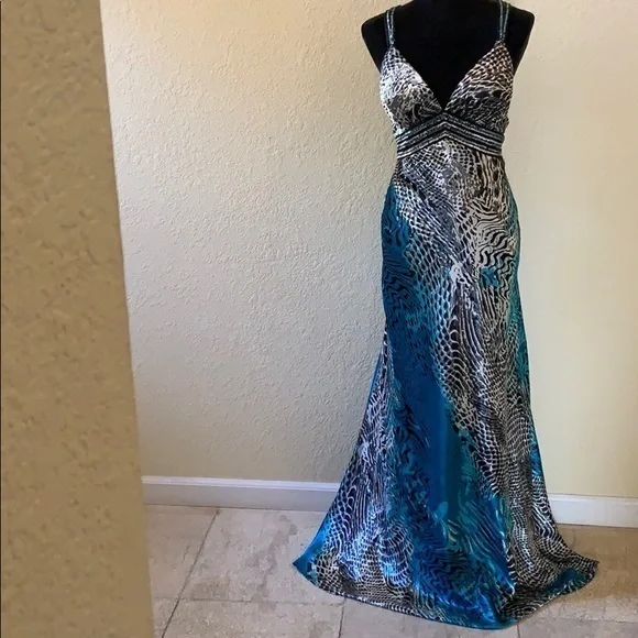 Camille La Vie | Dresses | Camille La Vie Beaded Satin Fully Lined Go |  Poshmark